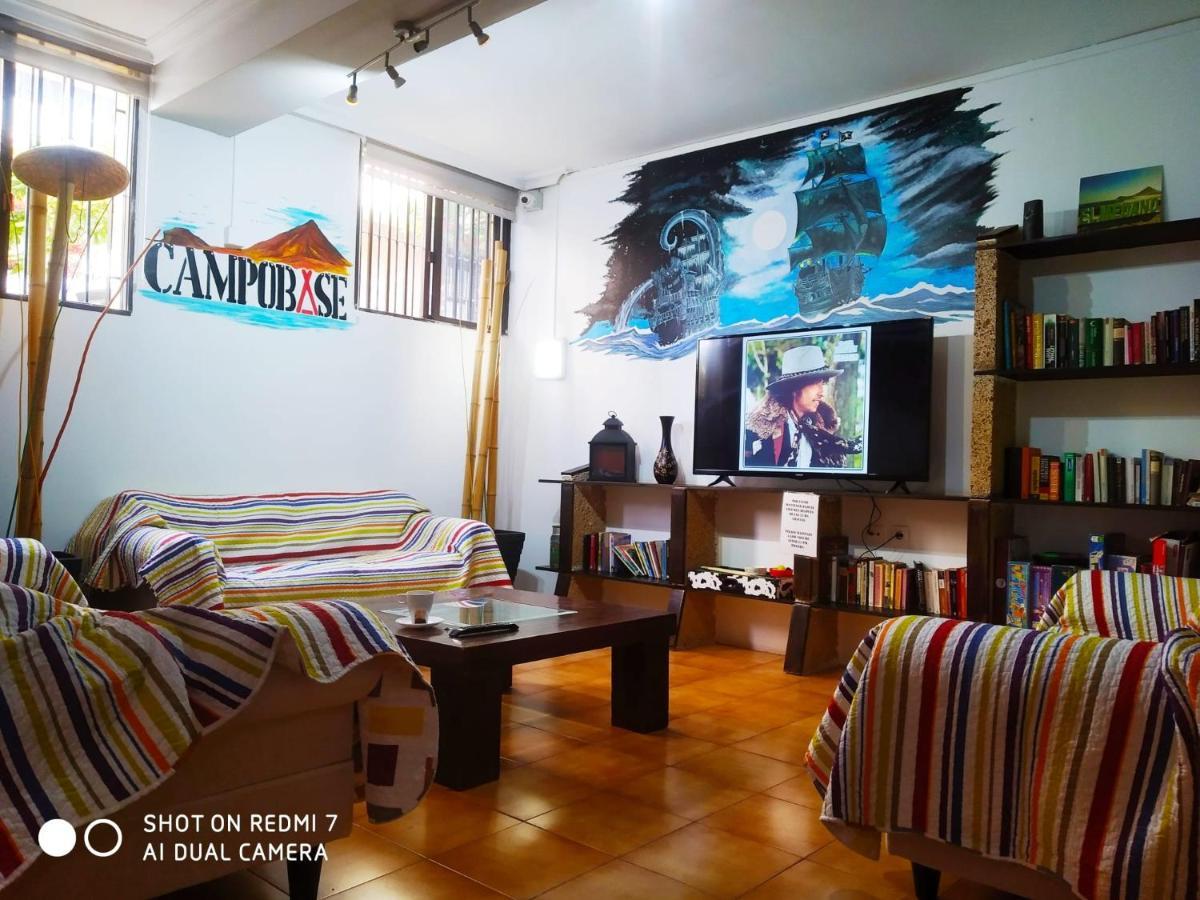 Campobase.Box Hostel El Medano  Exterior photo